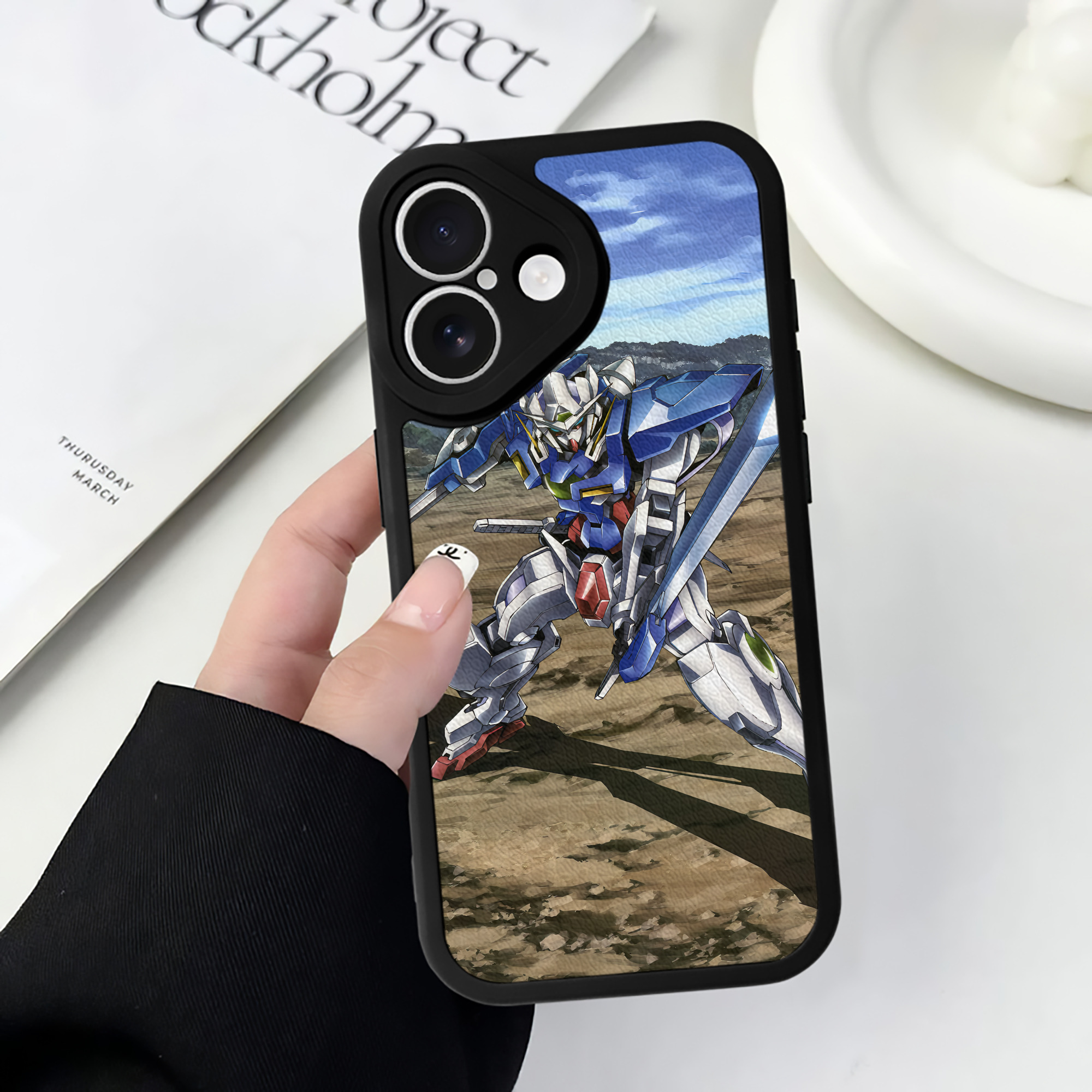 （画像用） 機動戦士ガンダム Mobile Suit Gundam 【iPhone 16シリーズ対応】シリコンスマホケース（レザー調） 材質：シリコン